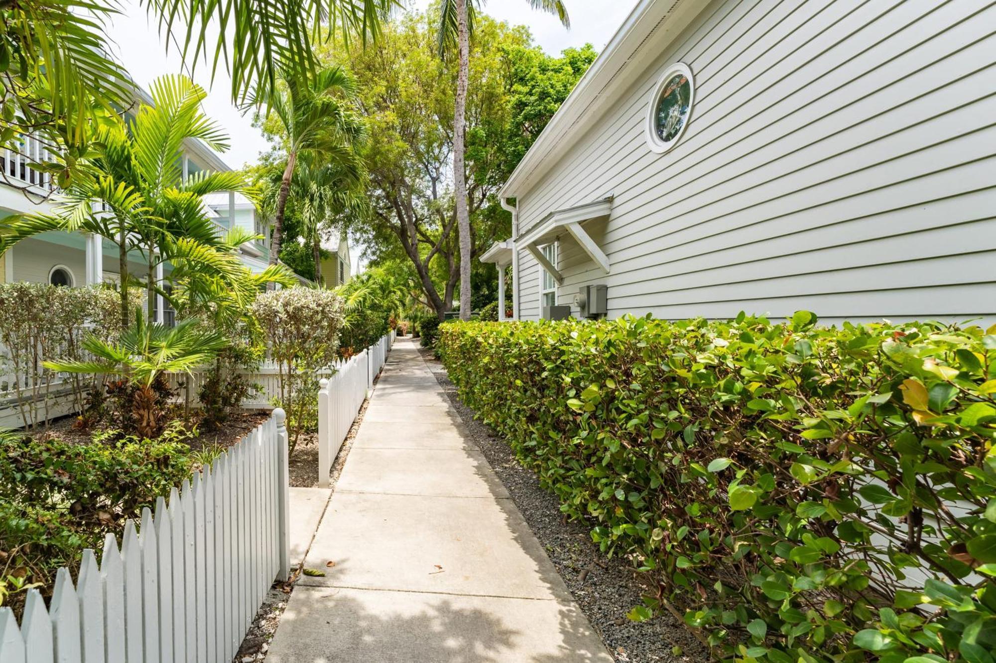 Hébergement de vacances Conch Adventure By Avantstay Great Location W Patio Outdoor Dining And Shared Pool Week Long Key West